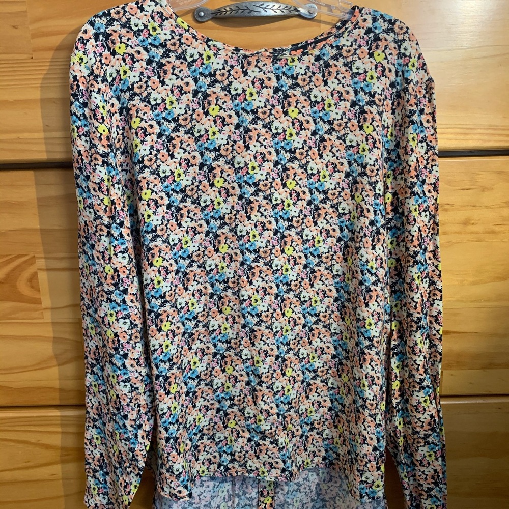 Size 6 H&M floral blouse